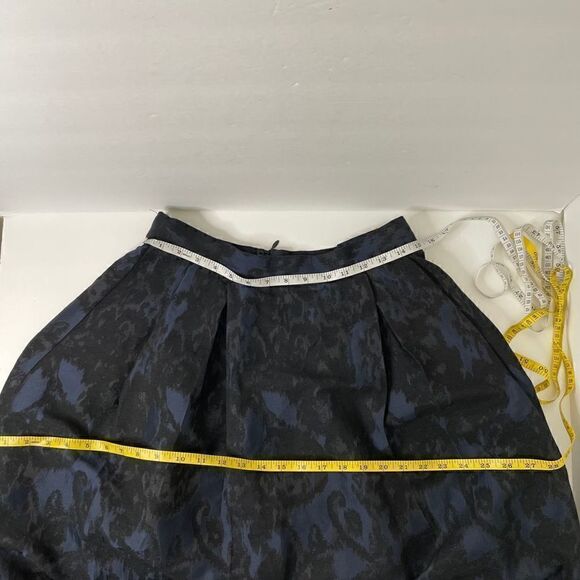 H&M | Medium| Fit and Flare Midi | Cotton| Navy blue| Black paisley print - Picture 5 of 11